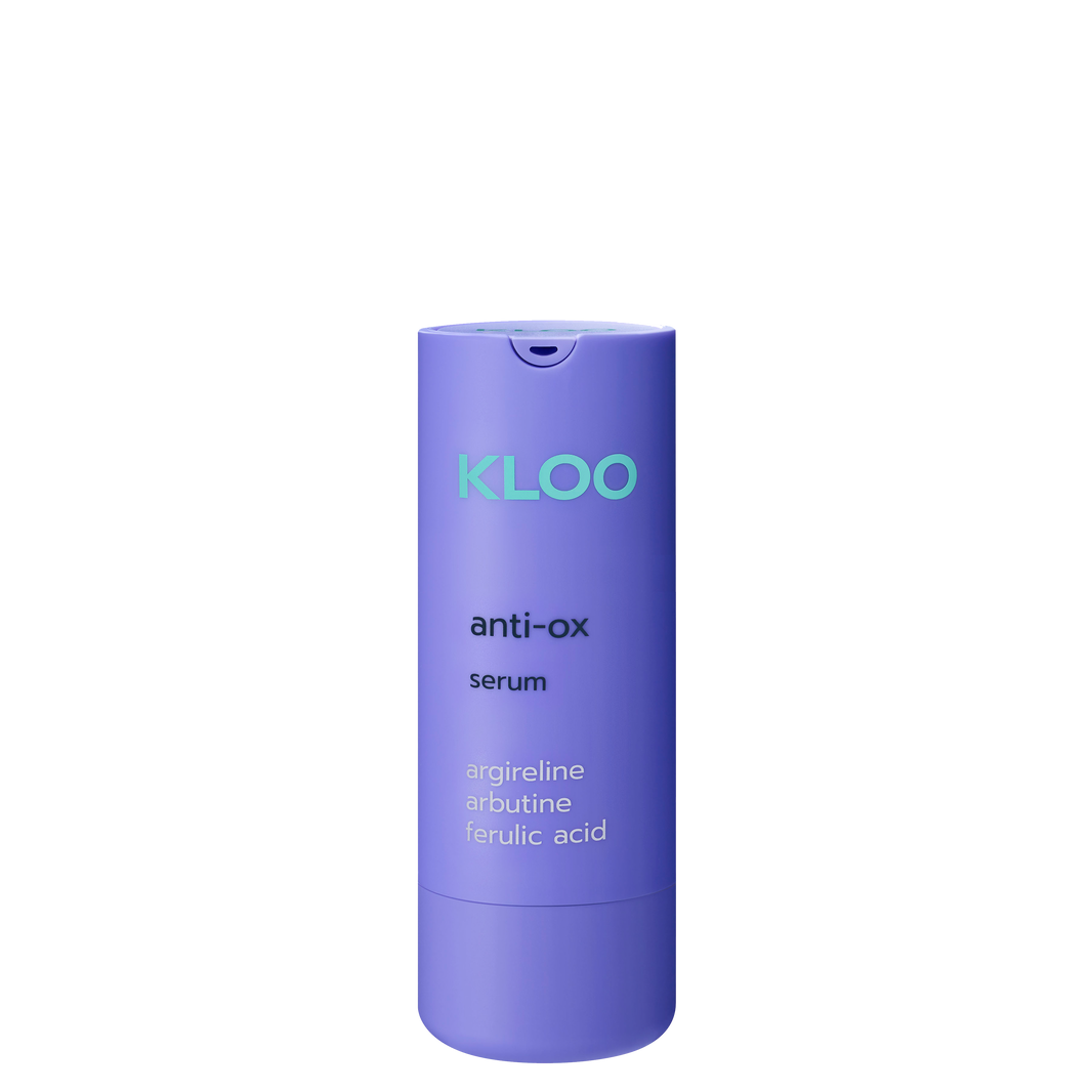 ANTI-OX Serum marki Kloo, 30 ml, elegancka butelka z dozownikiem, stworzona do codziennej pielęgnacji skóry.